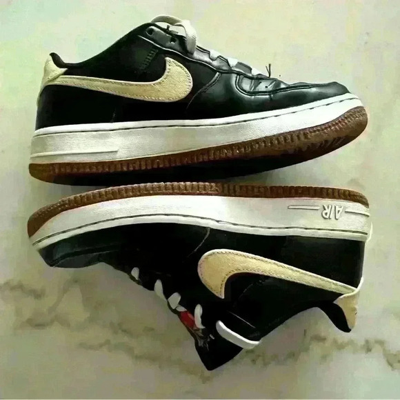 Nike Air Force 1 pomegranate in youth size 5. - Picture 1 of 10